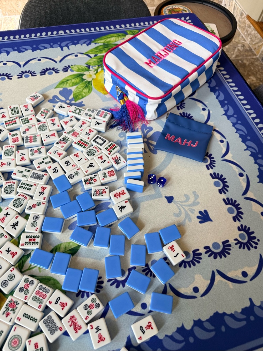 American Mahjong Set. Excellent condition.Dice, Dice pouch & Tile Bag included - Picture 14 of 15
